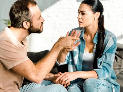 Разрушают брак незаметно: 4 фразы, которые ранят сильнее предательства