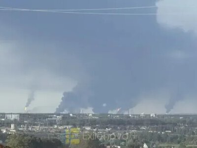 Зеленский о новых поражениях российских НПЗ: украинские дальнобойные санкции сегодня достигли 1500 км от линии фронта