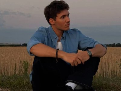 Yaktak покоряет чарты новой песней «Поцелуй» о судьбоносной любви