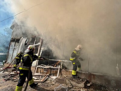  В Шымкенте загорелся мебельный цех 
