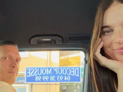 Много улыбок и радости. Жена Усика раскрыла подробности отдыха с мужем в Каннах
