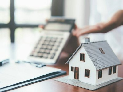 Владельцам квартир и домов дали 60 дней: кто должен уплатить налог на недвижимость