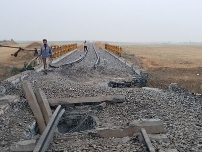 США атаковали мост в Иране, который связывает страну с РФ и Китаем