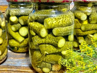 Обрезать или нет: вся правда о кончиках огурцов и консервации