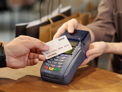 Бизнес выходит из тени: украинцы провели через кассы более 3,1 трлн грн