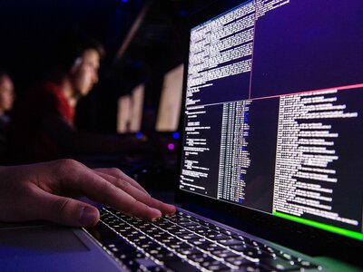 Хотели выследить оружие для Украины: РФ шпионила за базами НАТО через камеры дверных звонков