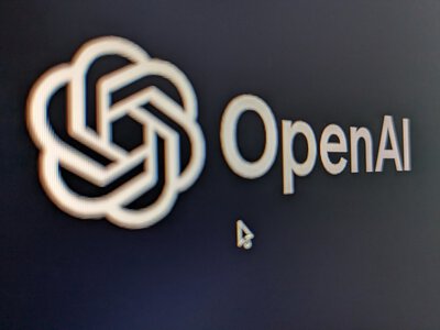 Apple подала в суд на OpenAI из-за кражи коммерческих тайн: подробности громкого дела