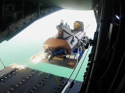 Британцы сбросили морской дрон с самолета: в чем разница по сравнению с украинскими Magura и Sea Baby
