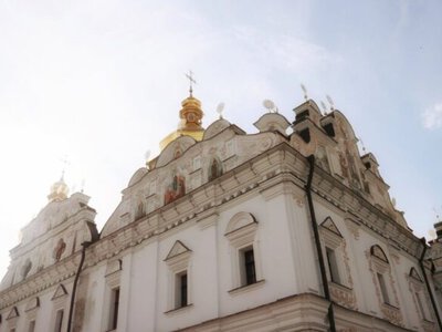 В Киево-Печерской лавре отметили 975-летие основания: в Успенском соборе состоялось первое богослужение после обстрела рф