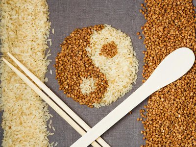Какая крупа полезнее для похудения и здоровья сердца: рис или гречка