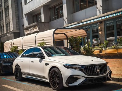 В Киеве заметили яркий 600-сильный Mercedes за 5 миллионов (фото)