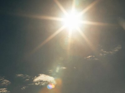  Жара в Париже: Эйфелева башня и Лувр закрываются раньше времени 