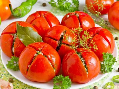 Маринованные помидоры за ночь: секрет, как сократить дни ожидания до нескольких часов