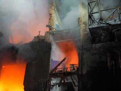 РФ атаковала юг Украины: пожар в многоэтажке, есть раненые
