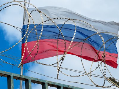 Послы ЕС не достигли согласия по 21-му пакету санкций против РФ, но убрали с него основателя Лукойла