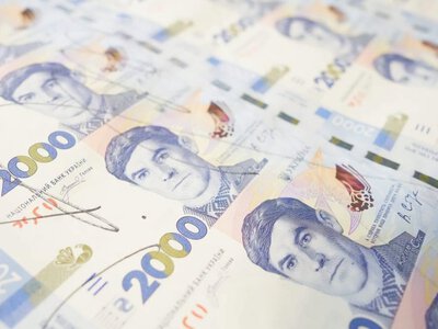 Скандал с новой банкнотой 2000 грн: НБУ обвиняют в использовании пиратского шрифта