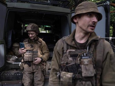После продолжительной обороны на Константиновском направлении двое бойцов 93-й ОМБр вышли с позиций