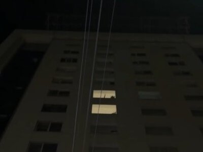  Девушка выпала из окна ЖК в Алматы 