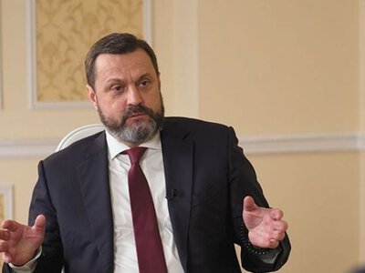 15 лет тюрьмы и конфискация имущества: ВАКС огласил приговор экс-нардепу и сенатору РФ Андрею Деркачу