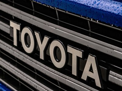 Toyota больше не самая дорогая компания Японии: кто обошел автогиганта