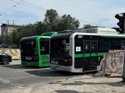  Автобусы провалились в просевший участок дороги в Алматы 