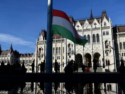 Парламент Угорщини проголосував за відставку президента країни