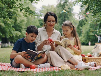 Что почитать ребенку летом: книжная подборка - от малышей до подростков