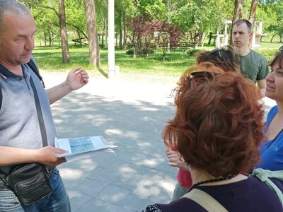 “Де пролягають стежки, якими ходили скіфи, козаки, а нині ходимо ми…”