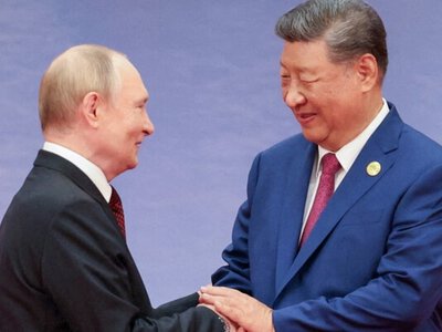 WSJ: Путин превратился в младшего партнёра Си Цзиньпина