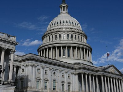 В Сенате США представили обновленный законопроект о санкциях против РФ, который продвигал Грэм. Киев отреагировал