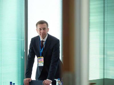 Корецкий представил фракции Слуга народа видение работы правительства, его опыт считают полезным - Арахамия
