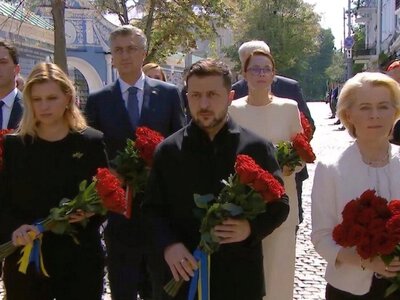 Зеленский вместе с лидерами Европы отметил День украинской государственности