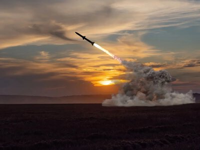 Опоздавшая тревога: почему сирены при баллистике иногда гудят уже после взрывов