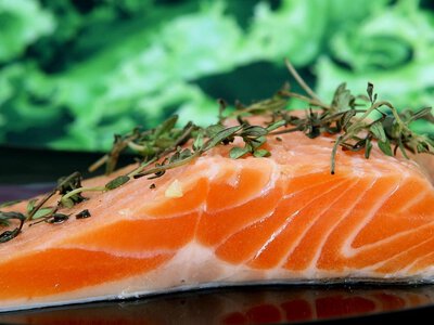 Названы продукты, которые содержат больше витамина D, чем лосось