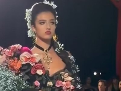 16-річна дочка Белуччі і Касселя у квітковому кутюрі відкрила показ Dolce & Gabbana у Таорміні (фото)