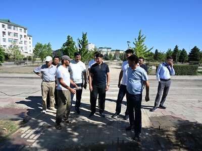Аким города ознакомился с ходом работ по внедрению автоматических систем полива и развитию социальных объектов