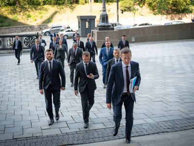 Премьер Корецкий провел первое заседание Кабмина и определил приоритеты