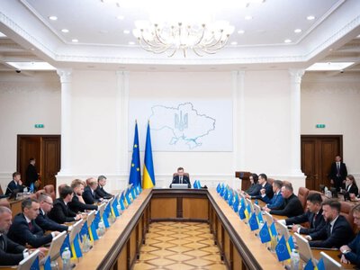 Корецкий провел первое заседание нового Кабмина и определил ключевые приоритеты