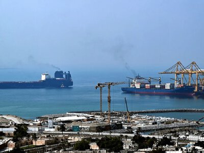 Иран обещает уничтожить всю инфраструктуру в регионе в случае удара США
