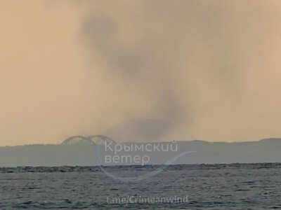 Пожары после прилетов в Крыму фиксируют на вокзале в Керчи, на Арабатской стрелке и не только