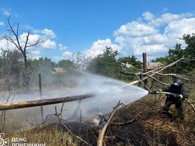 В Славянске спасатели ликвидировали два пожара, один из которых был вызван российским авиаударом