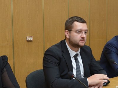  Суд арестовал наличные деньги экс-замруководителя прокурора Кировоградщины 