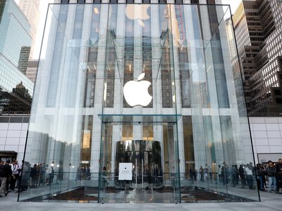 Apple стала самой дорогой компанией в мире: во сколько она оценивается