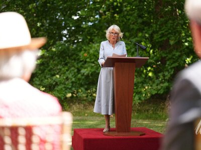 Королева Камілла вперше публічно розповіла про трагедію, яка сталася з її матір'ю