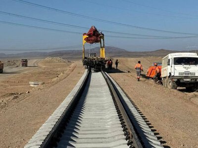  Более 700 км новых железных дорог строят в Казахстане 