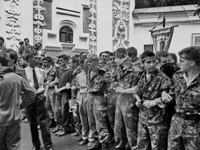 Могилу патриарха Владимира каждую ночь охраняли добровольцы