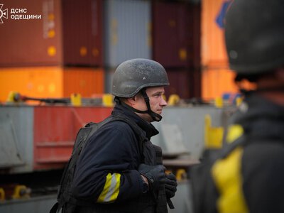 Россия атаковала иностранное судно в Черном море и прицельно ударила по спасателям в Одессе (фото)