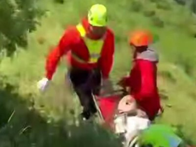  Девушка сорвалась с обрыва и получила травму головы на пике Букреева 