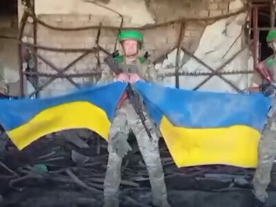 Бойцы полка Скала подняли украинский флаг в Константиновке после зачистки