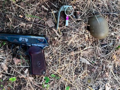 Житель Запоріжжя торгував бойовими гранатами та пістолетом – його затримали
